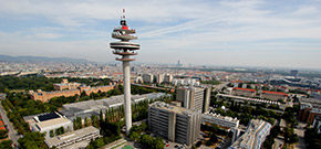 im Vordergrund der Arsenalturm; im Hintergrund Wien